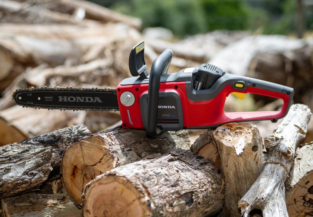 Honda Battery Power Chainsaw